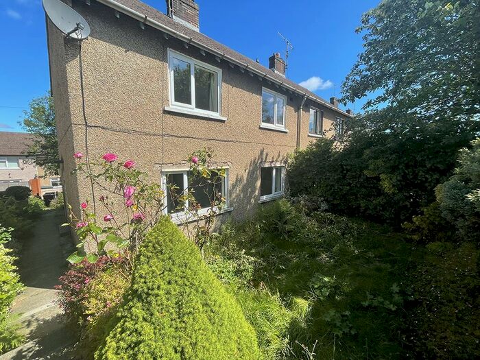 3 Bedroom Semi-Detached House To Rent In Bradley Street Colne, BB8