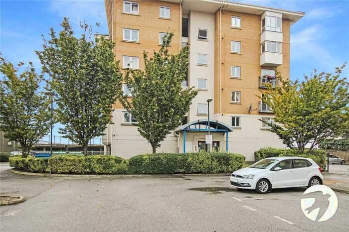 2 Bedroom Flat To Rent In Macarthur Close, Erith, DA8