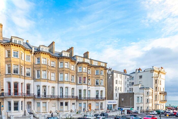 2 Bedroom Flat To Rent In First Avenue, Hove, BN3