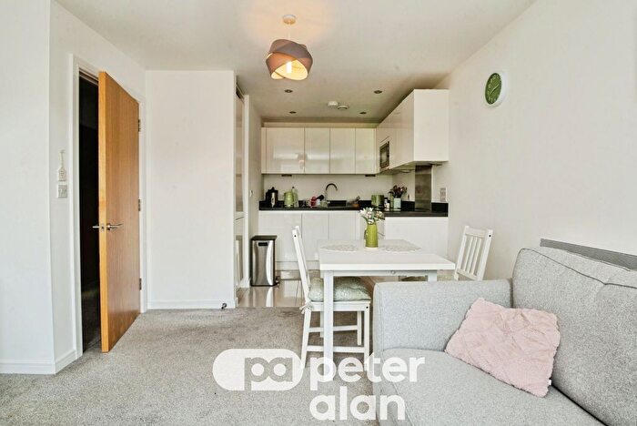 1 Bedroom Flat To Rent In Ferry Court, Cardiff, CF11
