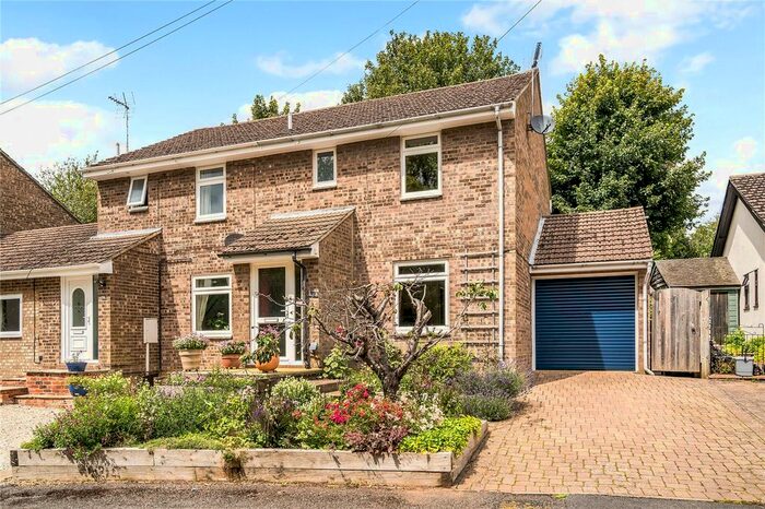 3 Bedroom Semi-Detached House For Sale In Portway Drive, Croughton, Brackley, NN13