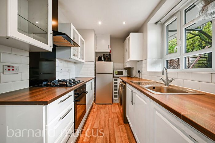 4 Bedroom Flat To Rent In Aldrington Road, London, SW16