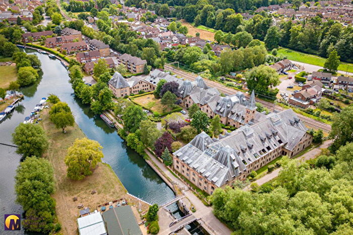 1 Bedroom Flat For Sale In River Meads, Stanstead Abbotts, SG12