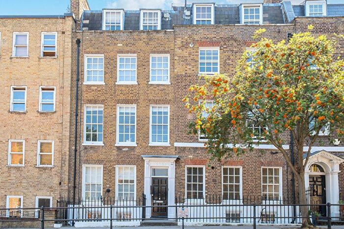2 Bedroom Property For Sale In - Cross Street, Islington, London, N1