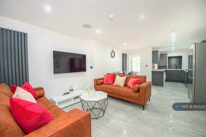 4 Bedroom Semi-Detached House To Rent In Egerton Road, Manchester, M14