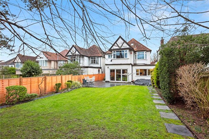 5 Bedroom Detached House To Rent In Lake View, Edgware, HA8