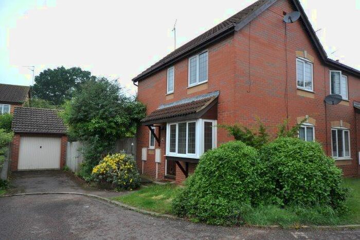 2 Bedroom Property To Rent In Faraday Close, Northampton, NN5