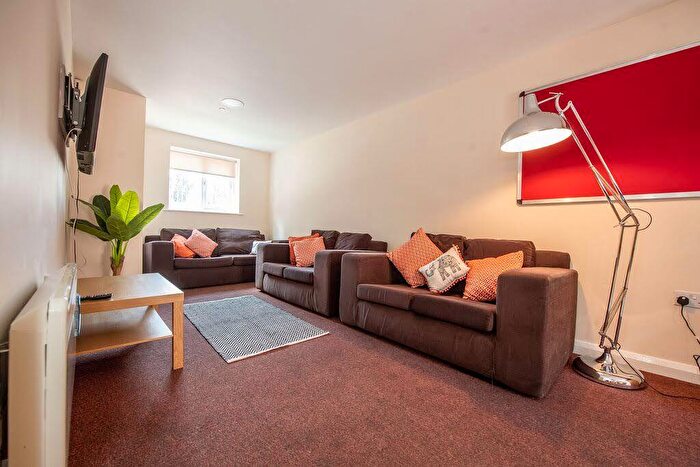 7 Bedroom Terraced House To Rent In Williamson Court, Smithdown Lane, Liverpool, L7