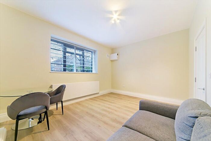 1 Bedroom Flat To Rent In Wilbraham House, Wandsworth Road, London, SW8