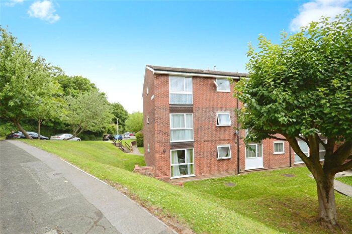1 Bedroom Flat For Sale In Trafalgar Court, Southcote Road, Reading, RG30