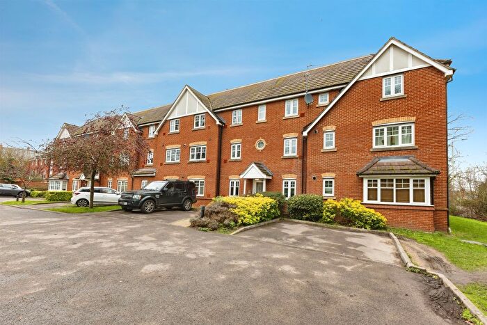 2 Bedroom Flat For Sale In Perigee, Shinfield, Reading, RG2