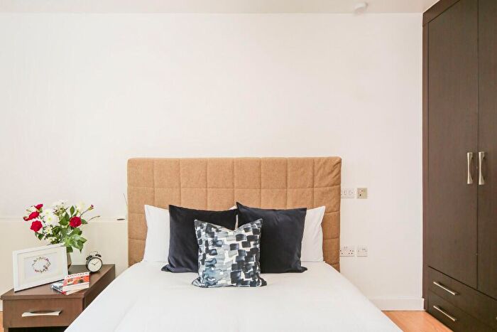 Studio To Rent In Kilburn High Road, London, NW6