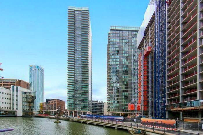 1 Bedroom Flat To Rent In Landmark East Tower, Marsh Wall, London, E14