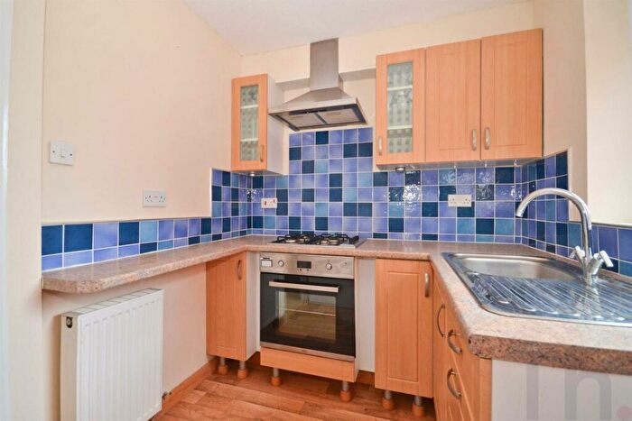 2 Bedroom End Of Terrace House To Rent In Oakfield, Ryde, PO33