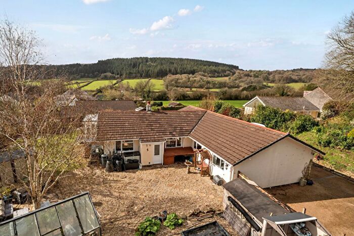 5 Bedroom Bungalow For Sale In North Hill, Launceston, PL15