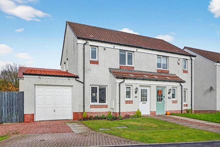 3 Bedroom Semi Detached House For Sale In Ladyacre Wynd, Irvine, KA11