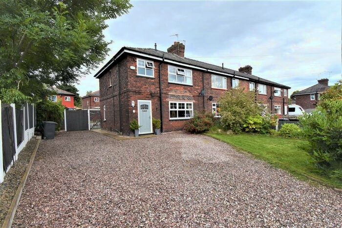 3 Bedroom Semi-Detached House To Rent In Cranworth Avenue, Astley, Manchester, M29