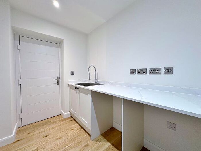 4 Bedroom Detached House For Sale In Skylark Gardens, Hooton Road, Cheshire, CH66
