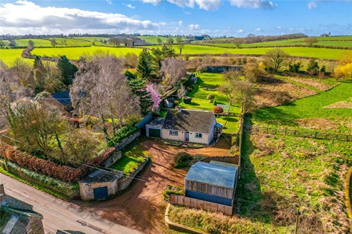 3 Bedroom Detached House For Sale In High Street, Upper Tadmarton, Oxfordshire, OX15