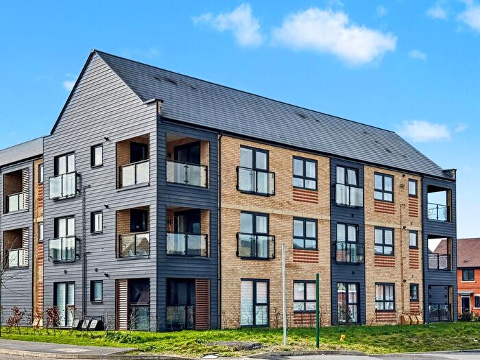 2 Bedroom Flat For Sale In Hazel Grove, Wantage, OX12