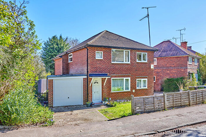 2 Bedroom Maisonette To Rent In Langdale Avenue, Harpenden, Herts, AL5