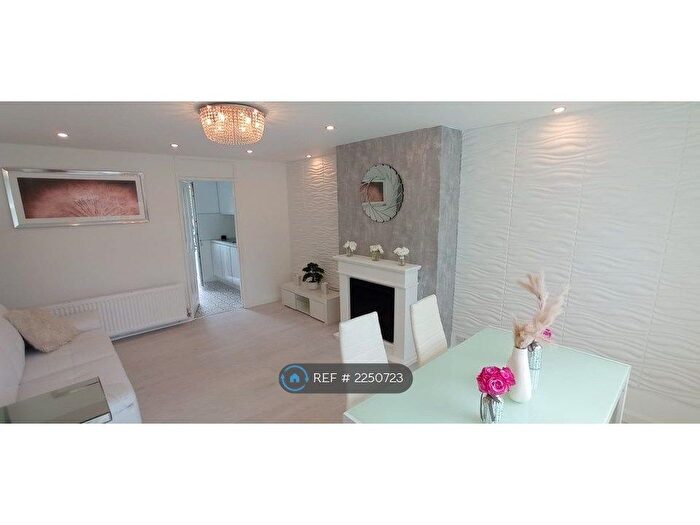 3 Bedroom Terraced House To Rent In St. Leonards Walk, Coventry, CV8
