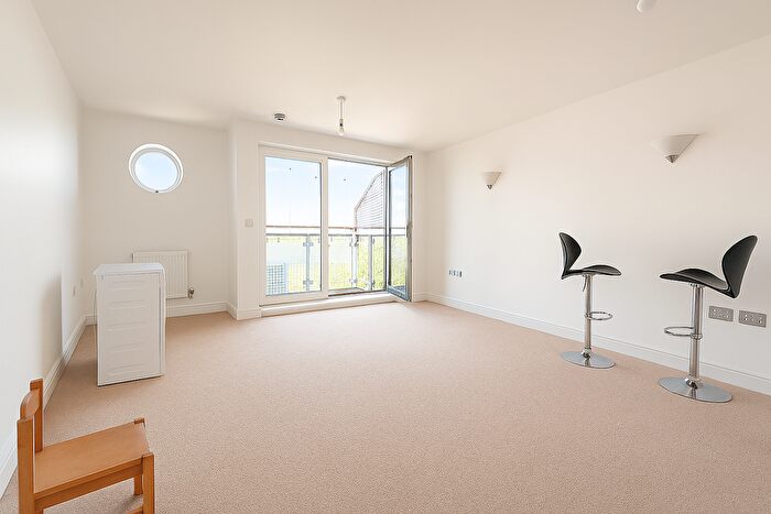 2 Bedroom Flat To Rent In Miles Close, London, SE28