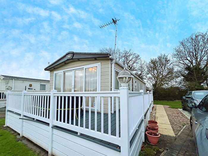 2 Bedroom Mobile/park Home For Sale In Osprey, Carlton, Saxmundham, IP17