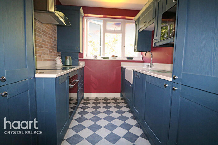 2 Bedroom Flat For Sale In Fox Hill, London, SE19