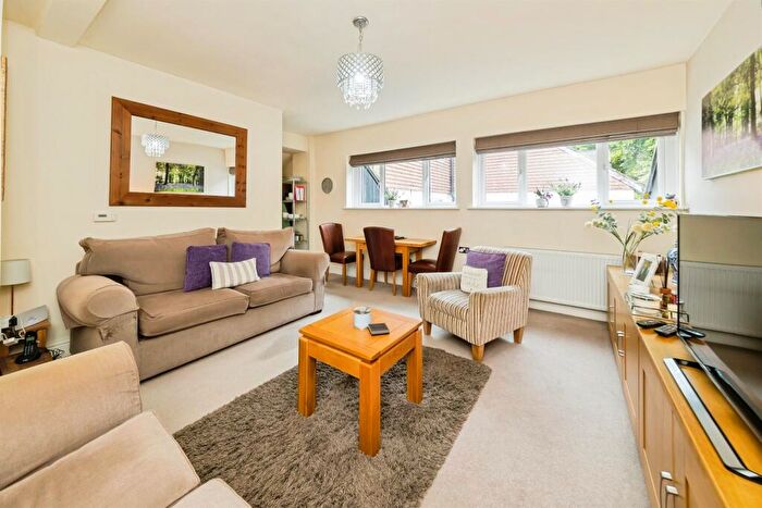 1 Bedroom Flat For Sale In Brantridge Lane, Staplefield, Haywards Heath, RH17