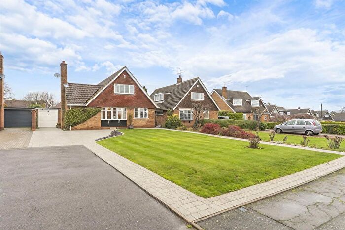 4 Bedroom Detached House For Sale In Hall Close, Kettering, NN15