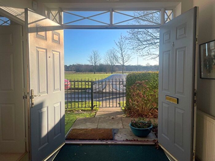 5 Bedroom Detached House For Sale In Crofters Close, Deepcut, Camberley, Surrey, GU16