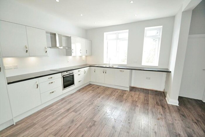 2 Bedroom Flat To Rent In Beulah Road, Rhiwbina, Cardiff, CF14