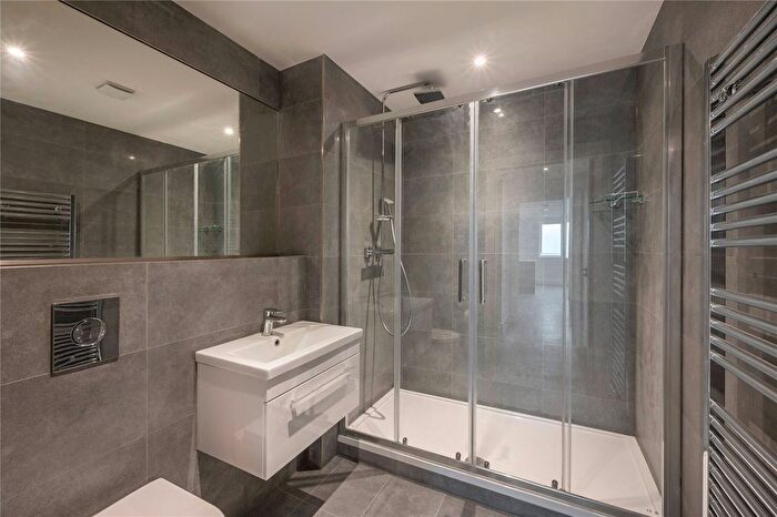 1 Bedroom Flat For Sale In Madison Heights, Milner Road, SW19