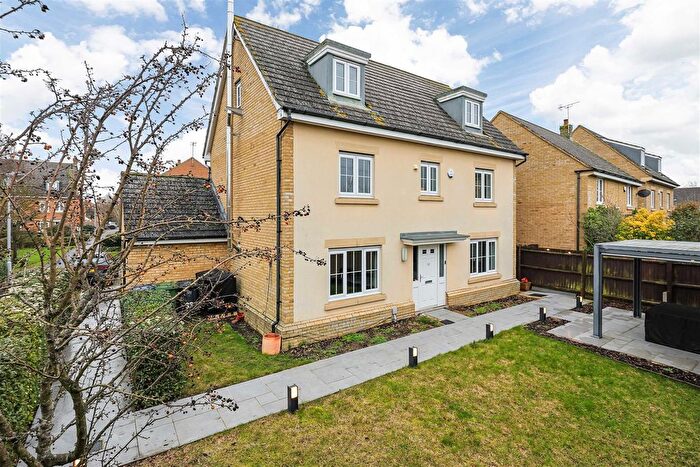 5 Bedroom Detached House For Sale In Duddle Drive, Longstanton, Cambridge, CB24