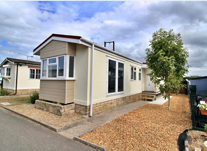 2 Bedroom Park Home For Sale In , Mobile Home Park, Melksham, Wiltshire, SN12