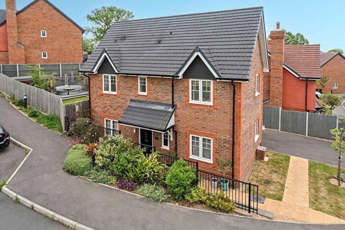 3 Bedroom Detached House For Sale In Armsworth Way, Farnham, GU9