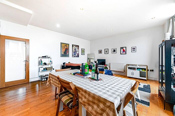 2 Bedroom Flat For Sale In Merryweather Place, Greenwich, London, SE10