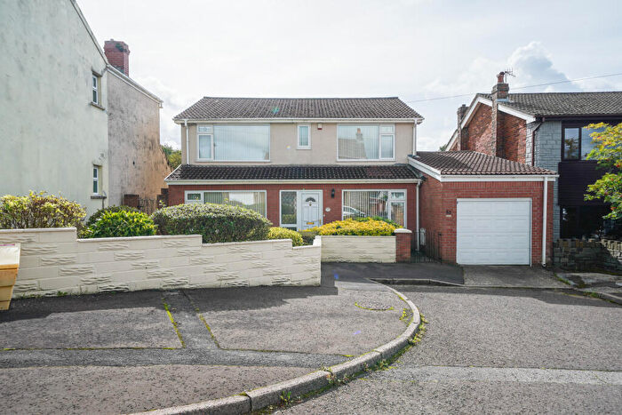 4 Bedroom Detached House For Sale In Smiths Road, Swansea, SA7