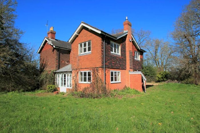 4 Bedroom Detached House For Sale In Cradducks Lane, Staplehurst, Kent, TN12