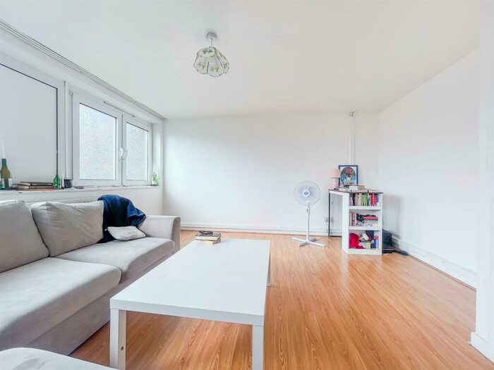 3 Bedroom Maisonette To Rent In Park Lane, London, N17