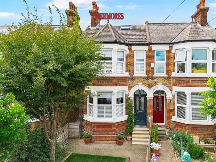 4 Bedroom Semi-Detached House For Sale In Priory Road, Dartford, DA1