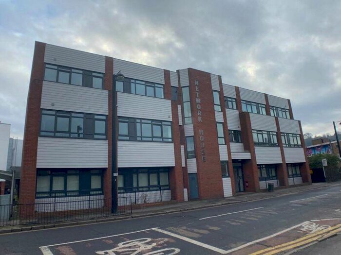 1 Bedroom Flat To Rent In Town Centre - High Wycombe, HP11