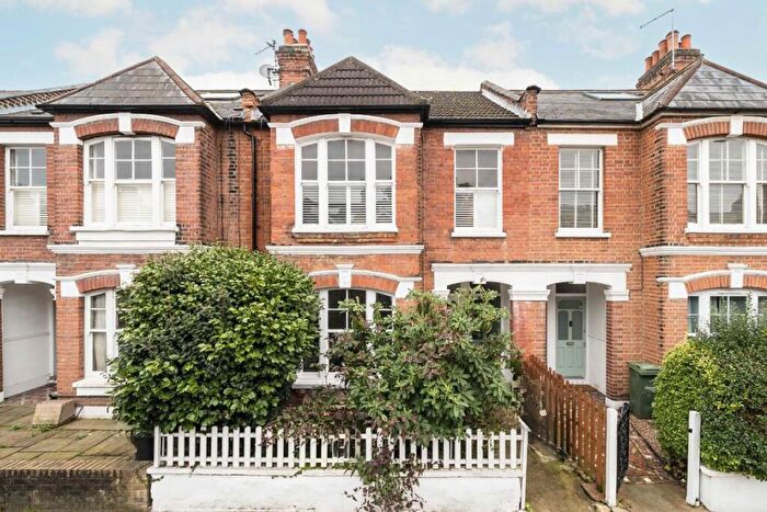2 Bedroom Maisonette To Rent In Midmoor Road, Balham, SW12
