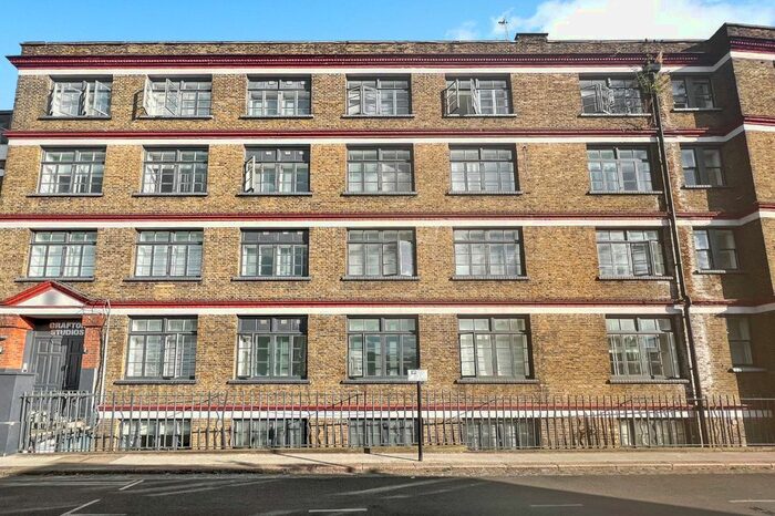 2 Bedroom Flat To Rent In Anglers Lane, Kentish Town, NW5