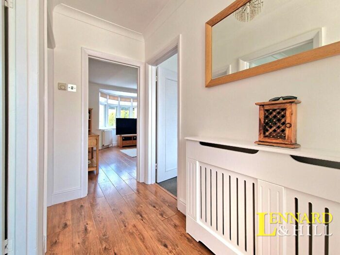 2 Bedroom Detached Bungalow For Sale In King Edward Drive, Woodside, RM16