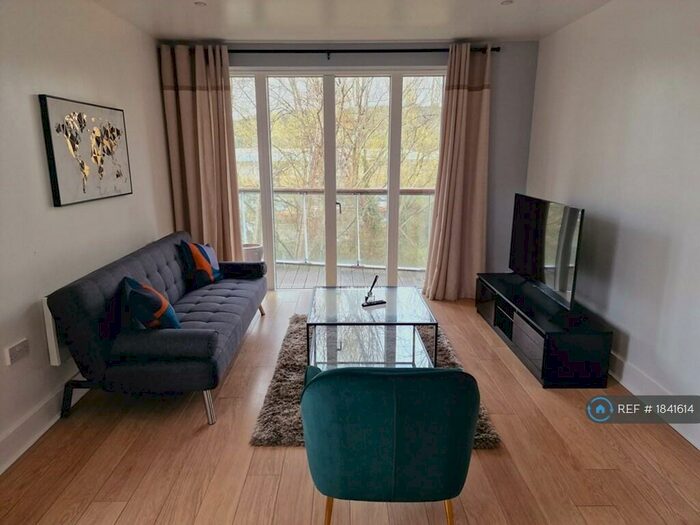 2 Bedroom Flat To Rent In Ream Court, Wycombe, High Wycombe, HP11