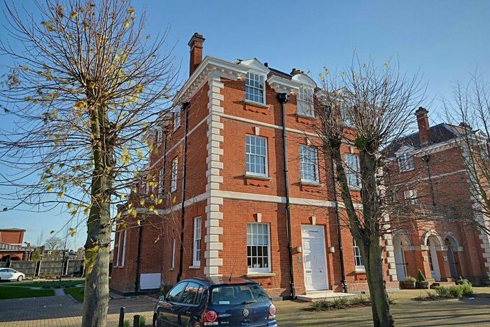 1 Bedroom Flat To Rent In Queen Victoria House, Bluecoats Avenue, Hertford, SG14