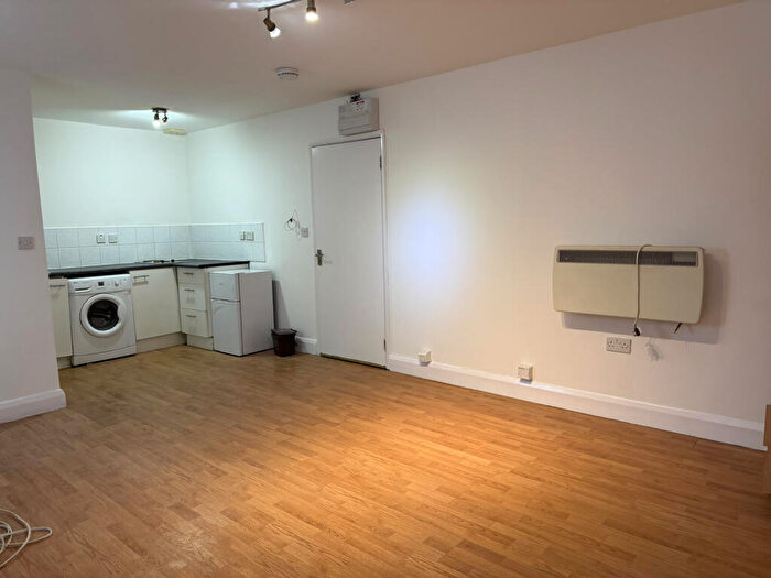 Studio To Rent In Brentmead House, Britannia Road, London, N12