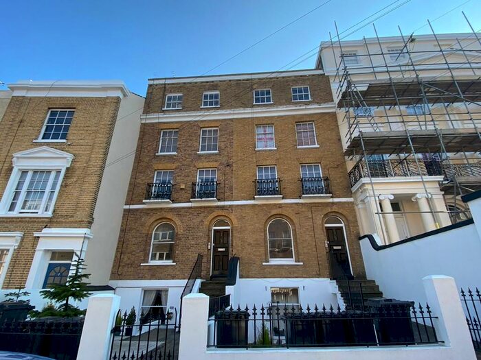 2 Bedroom Apartment To Rent In Windmill Street, Gravesend, DA12